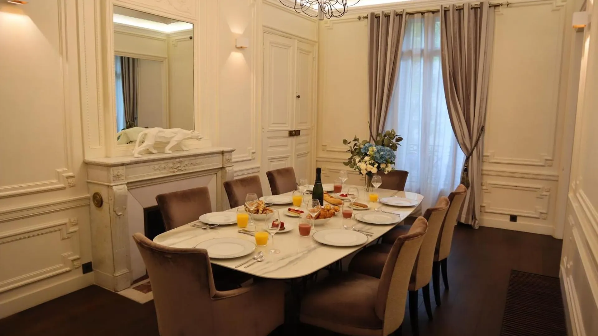 - Trocadero Apartment Paris